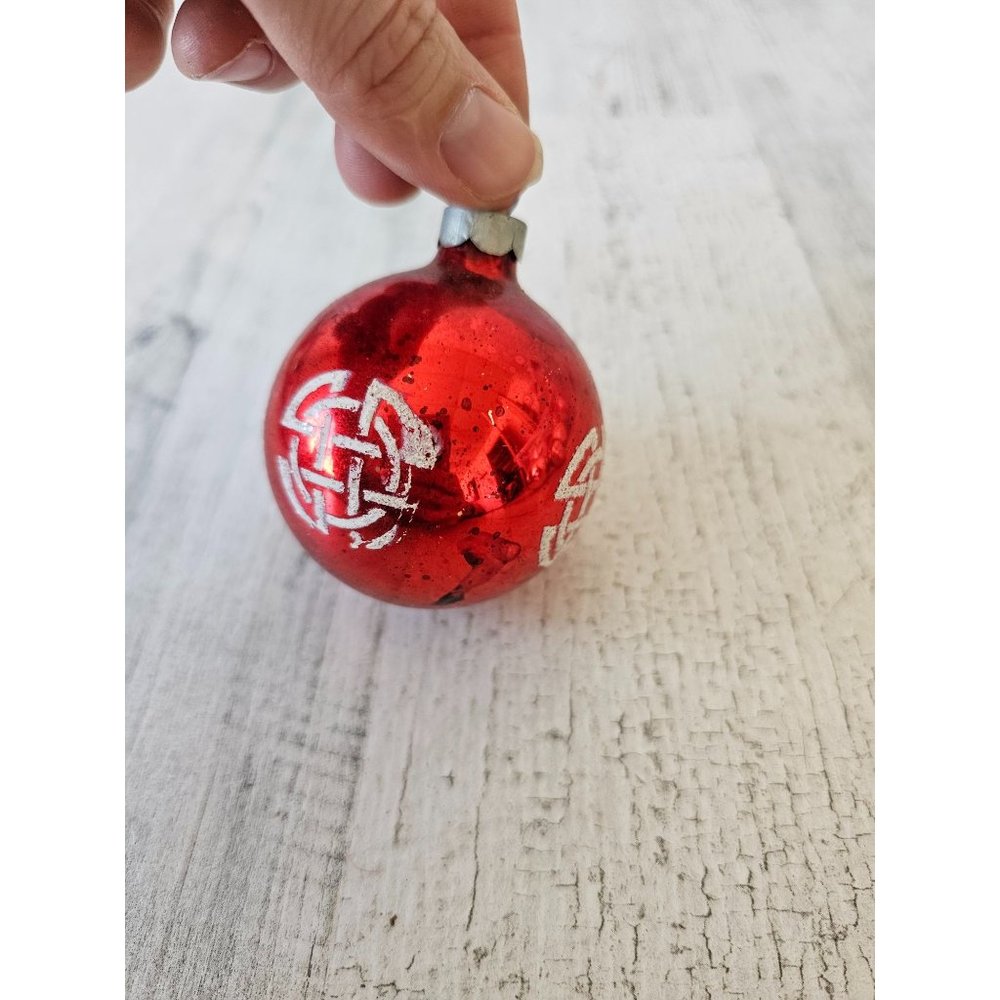 Vintage radko shiny Brite Celtic Red Ball ornament glitter Xmas tree